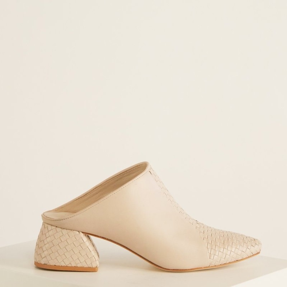 The Odells Leather Lola Mule Chunky Heel Woven Natural Nude Cream Sz 37 US 6.5-7